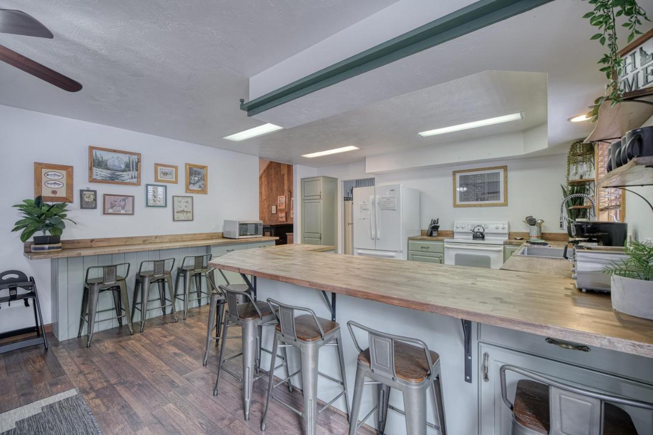 Wapiti View 6-Bedroom Cabin 28Mins To Yellowstone Island Park Bagian luar foto