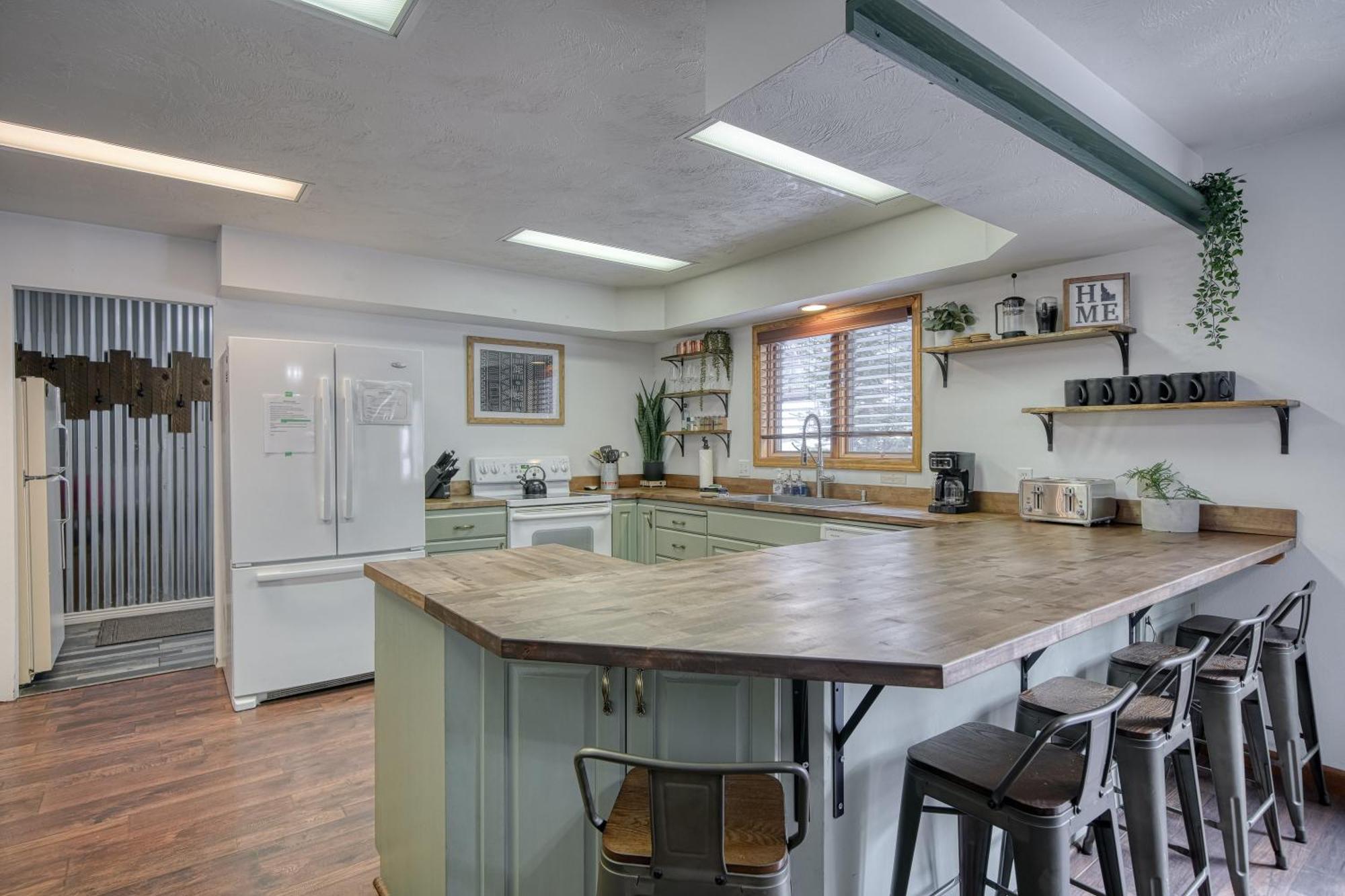 Wapiti View 6-Bedroom Cabin 28Mins To Yellowstone Island Park Bagian luar foto